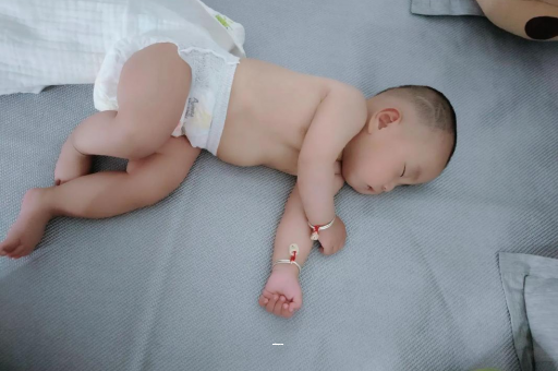 涟源宝宝总是摇头怎么回事